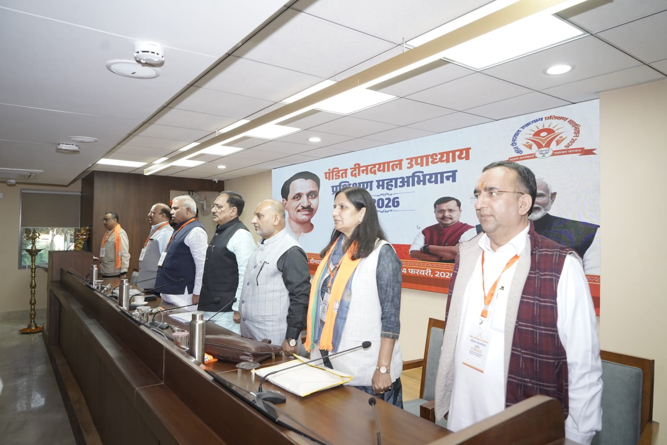 Sachdeva Finalizes Training Plan for Delhi BJP Cadre.webp