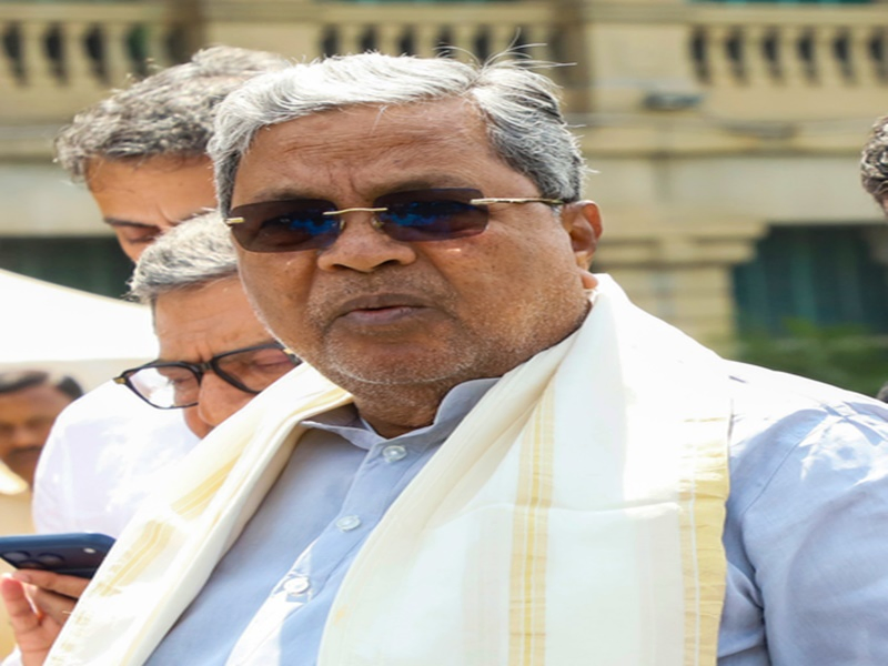 Revenue Department Distributes Title Deeds to One Lakh Beneficiaries.webp