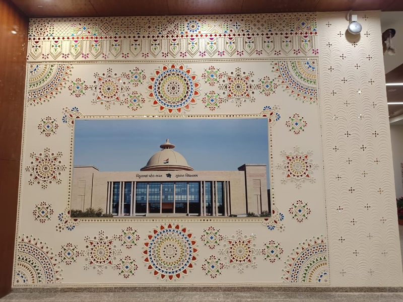 Cultural Spotlight: Traditional Art Forms Adorn Gujarat Legislature.webp Cultural Spotlight: Traditional Art Forms Adorn Gujarat Legislature.webp