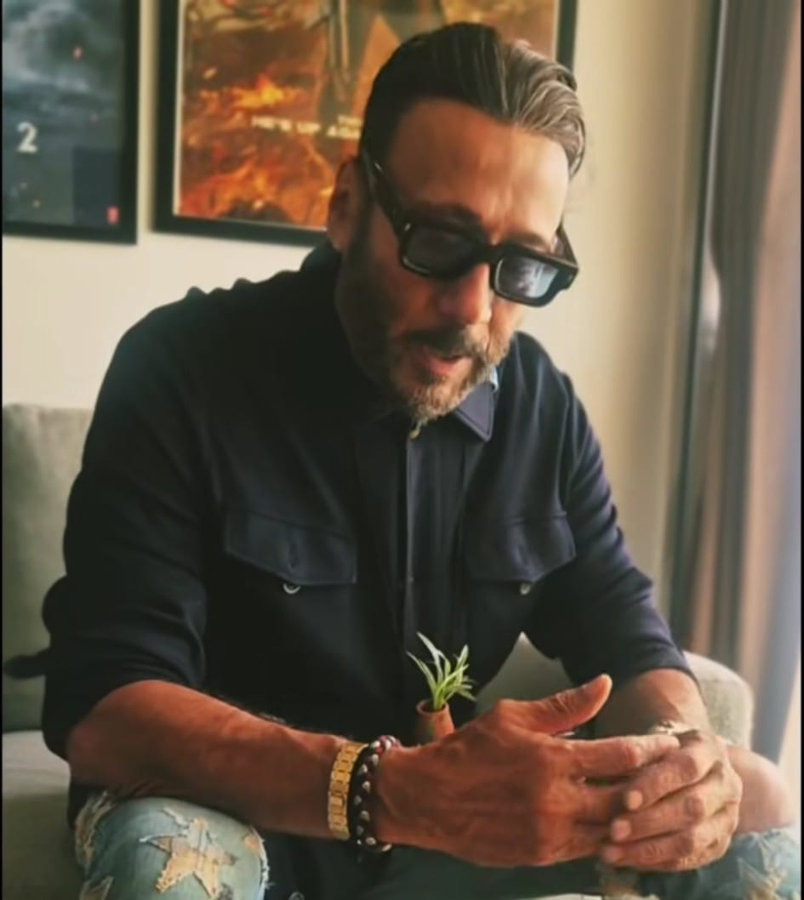 Jackie Shroff Pays Tribute to Nutan with Iconic Song.webp