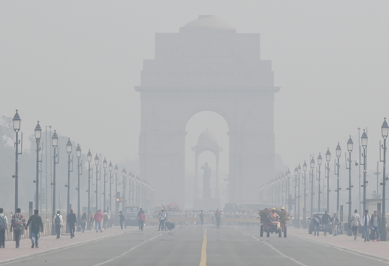 Delhi Air Quality Remains ‘Poor’ Despite Clear Skies Forecast.webp