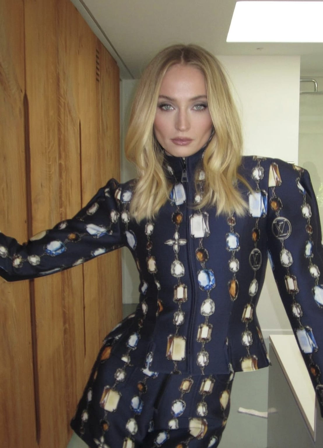 'The Dreadful': Director Reveals Dynamic Between Turner and Harington.webp