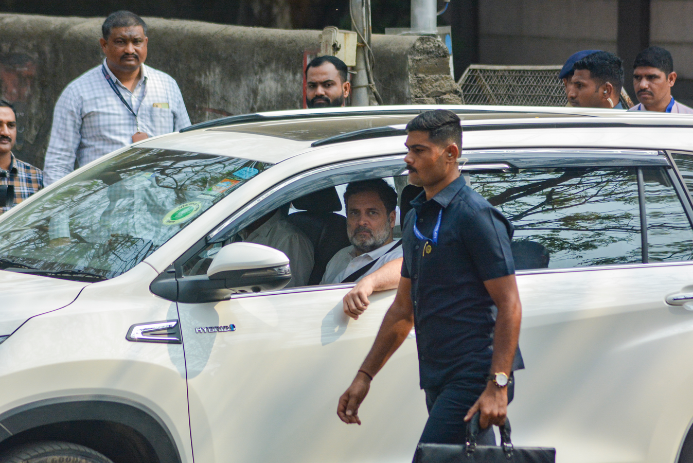 Rahul Gandhi Addresses Party Concerns, Faces Political Criticism Amid Defamation Case.webp