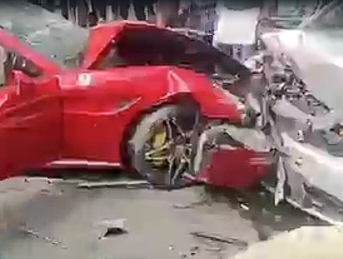 Speeding Ferrari Causes Multi-Vehicle Collision in Jubilee Hills.webp