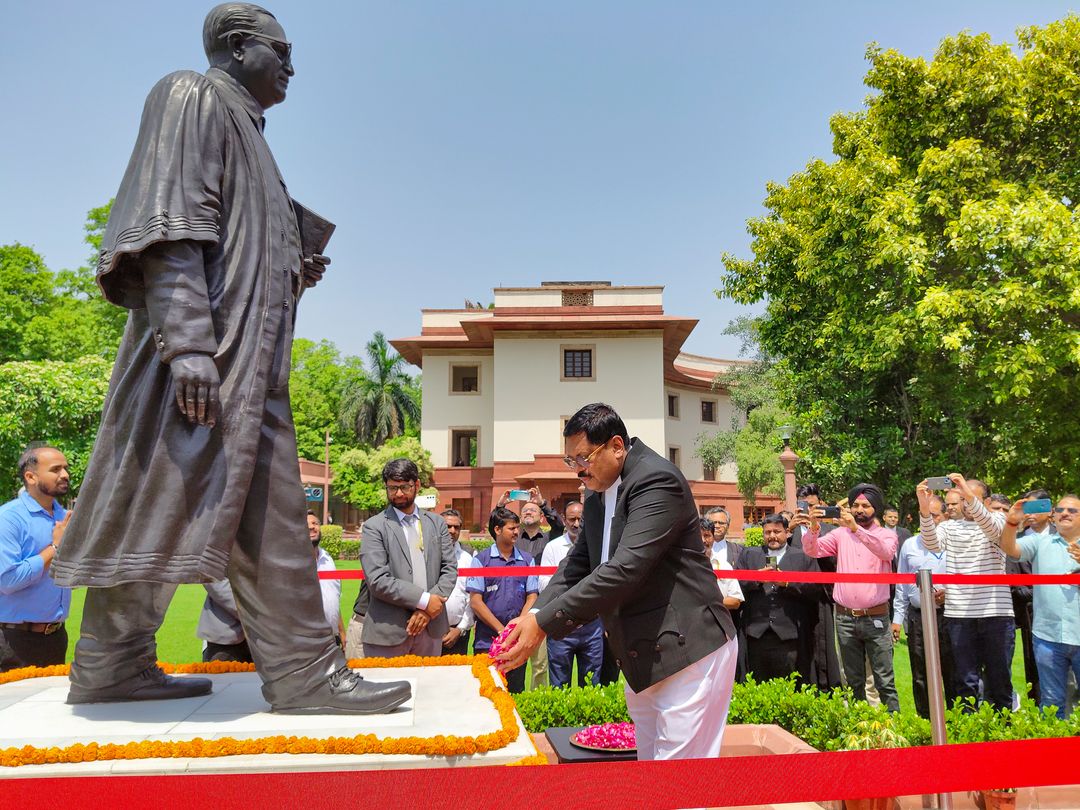 Justice B R Gavai Sworn In as 52nd Chief Justice of India, Pays Tributes at Supreme Court