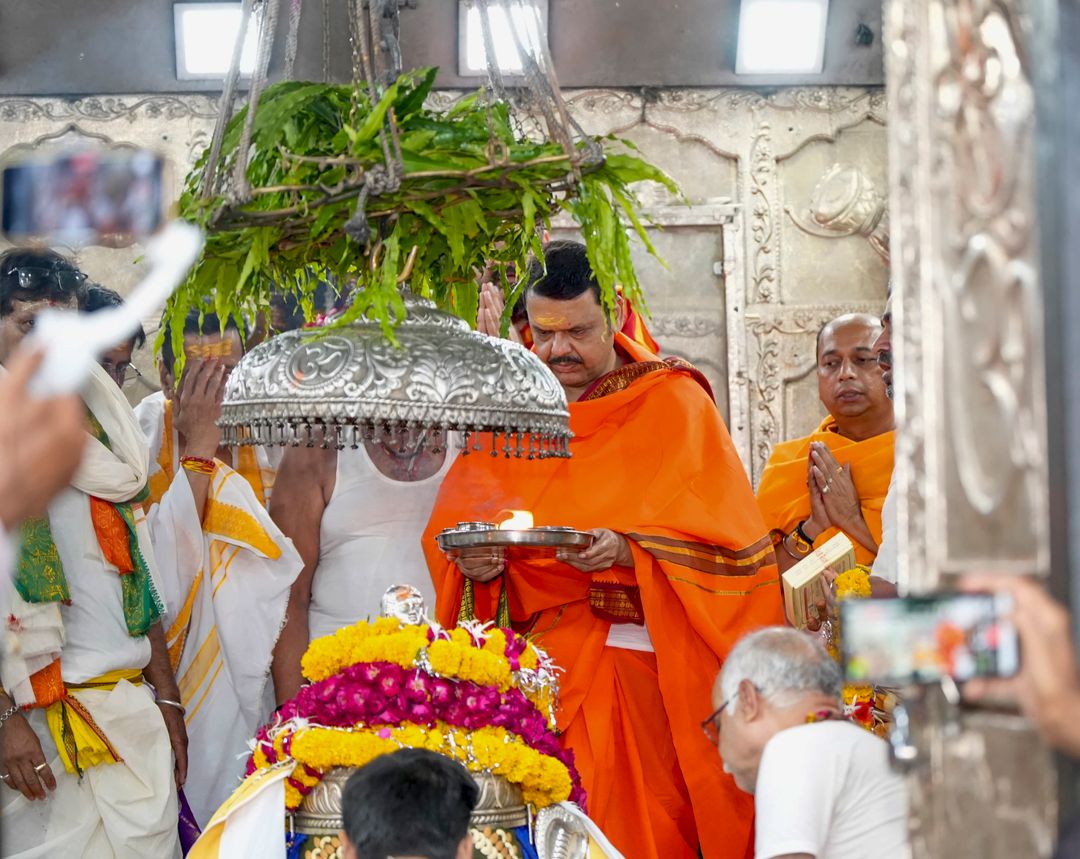 Maharashtra CM Fadnavis Welcomes India-Pakistan Ceasefire, Awaits Full Briefing